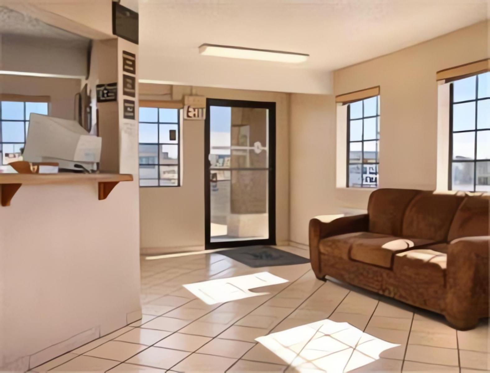 Super 8 By Wyndham Lake Havasu City Beltér fotó